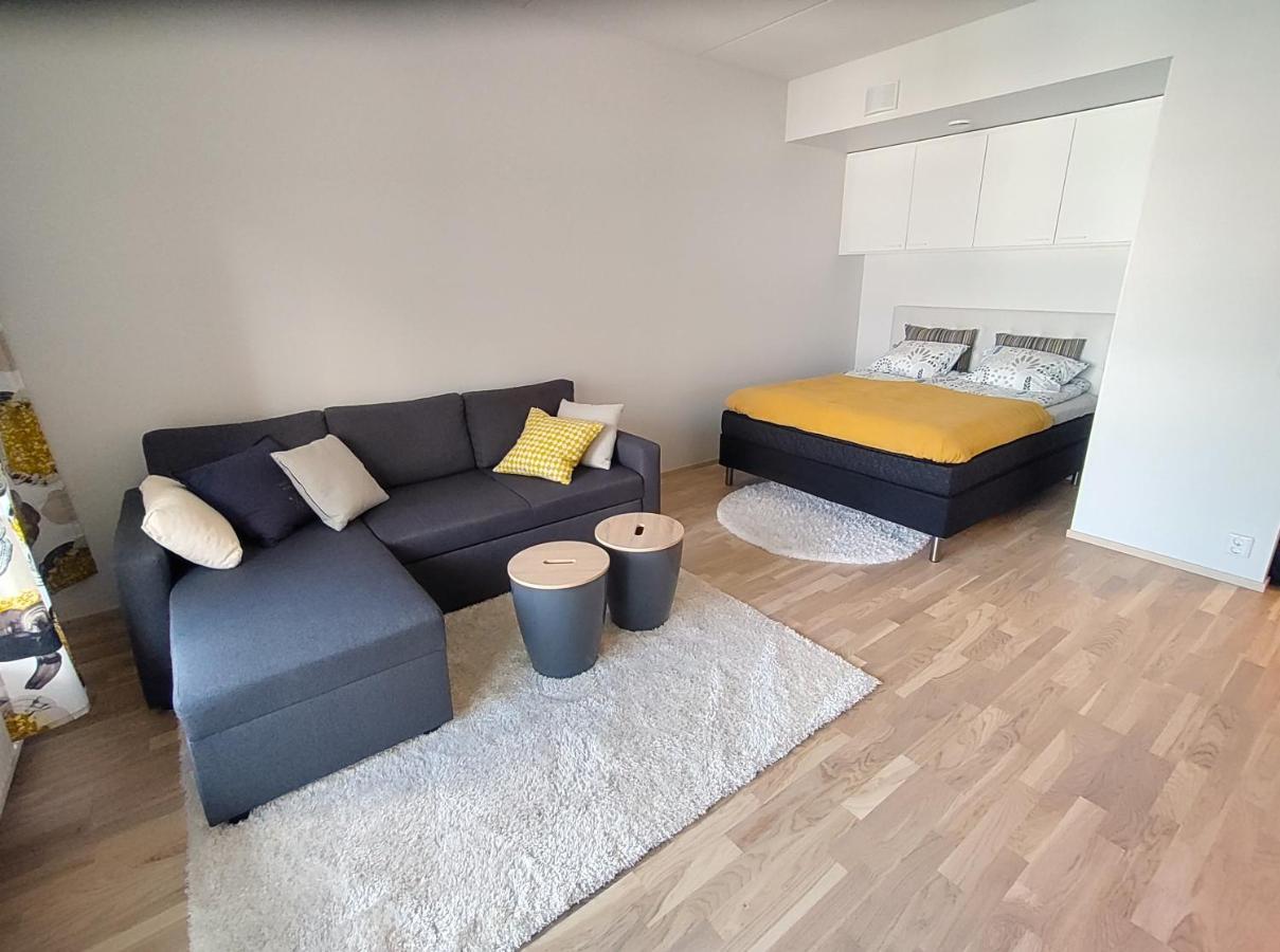 Fully Equipped New Apartment With Free Parking 탐페레 외부 사진